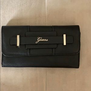 Guess ... New.... Purse